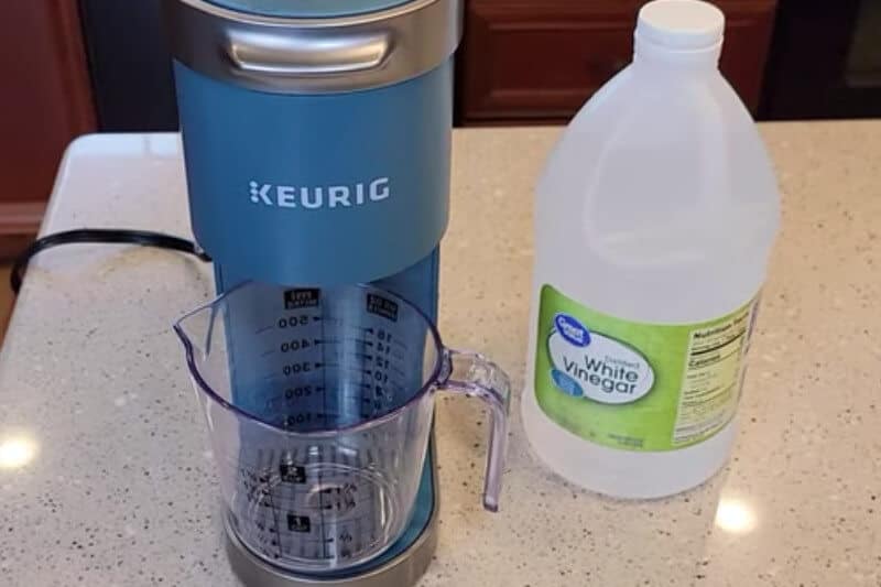                                                      White vinegar for descaling Keurig machine